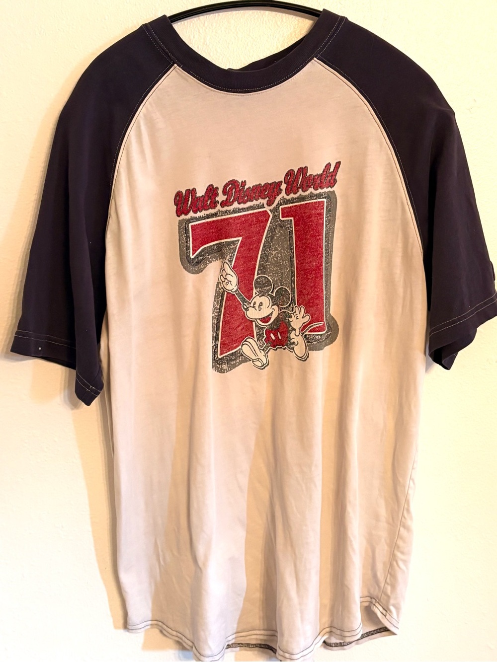 Vintage Walt Disney World 1971 Mickey Mouse Raglan Tee M